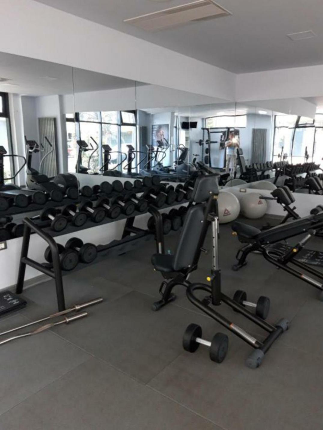 Alezzi Luxury Apartment Spa Resort Piscina Incalzita Sauna Parking นาโวดาริ ภายนอก รูปภาพ
