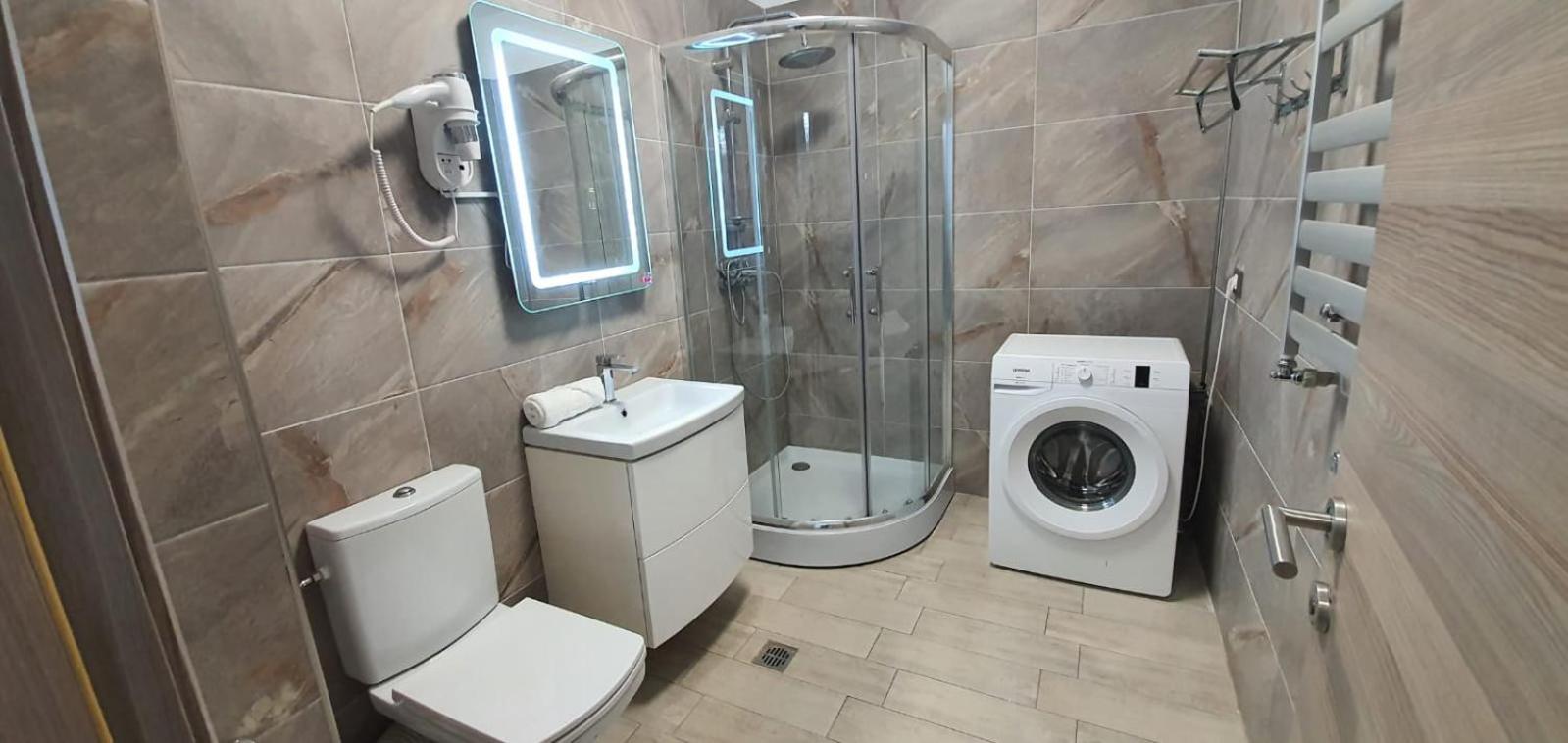 Alezzi Luxury Apartment Spa Resort Piscina Incalzita Sauna Parking นาโวดาริ ภายนอก รูปภาพ