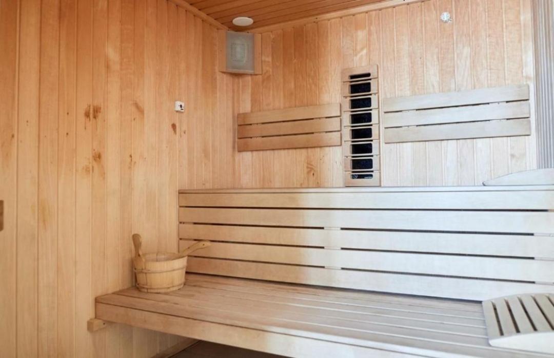 Alezzi Luxury Apartment Spa Resort Piscina Incalzita Sauna Parking นาโวดาริ ภายนอก รูปภาพ
